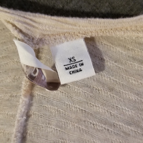 Top - Picture 2 of 3